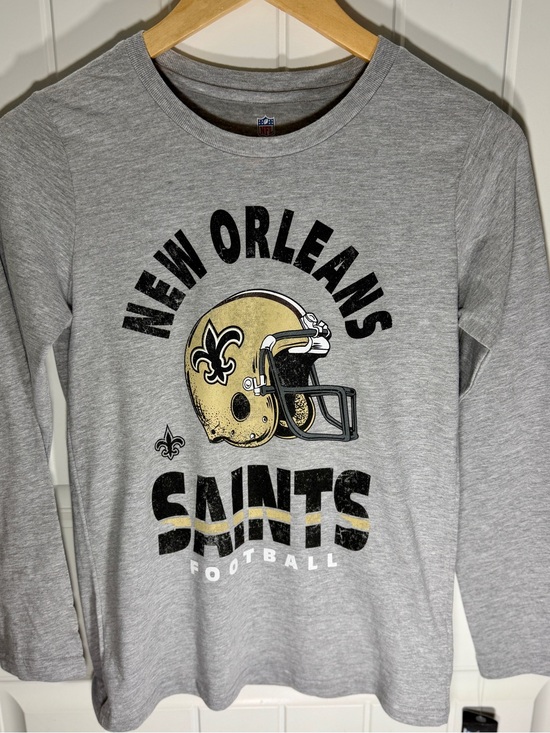 NFL Other - NFL New Orleans Saints Grey Long Sleeve Tee with Gold Helmet Graphic